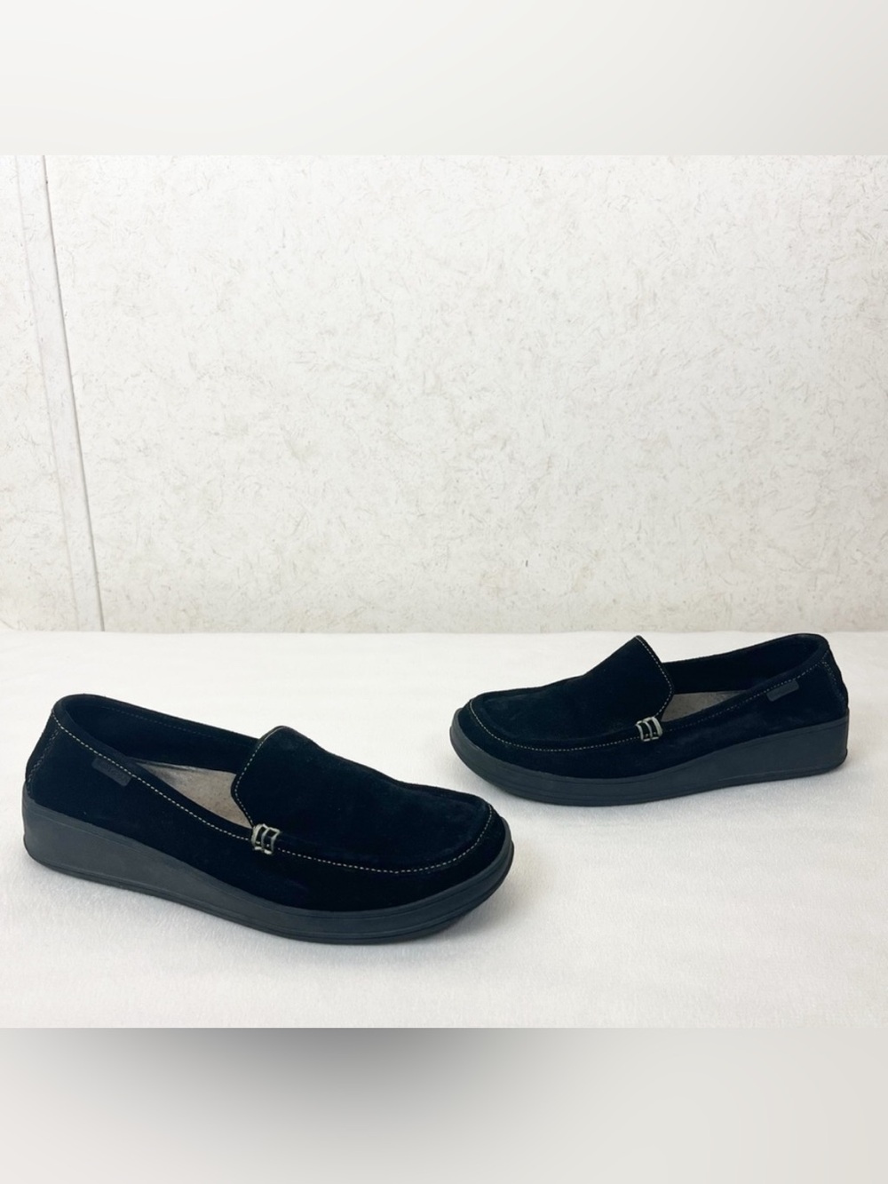 Sbicca Darby black loafers retro 90’s Whimsigoth dark academia leather suede